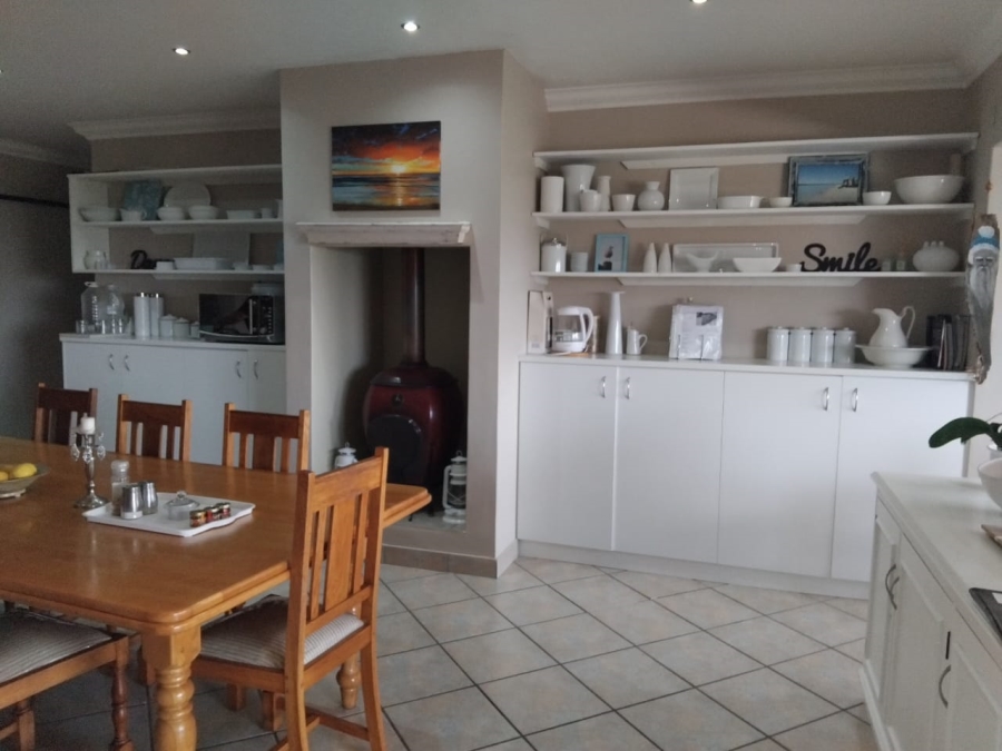 5 Bedroom Property for Sale in Myburgh Park Western Cape